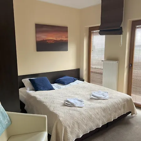 Szara U Ksawerego 3*