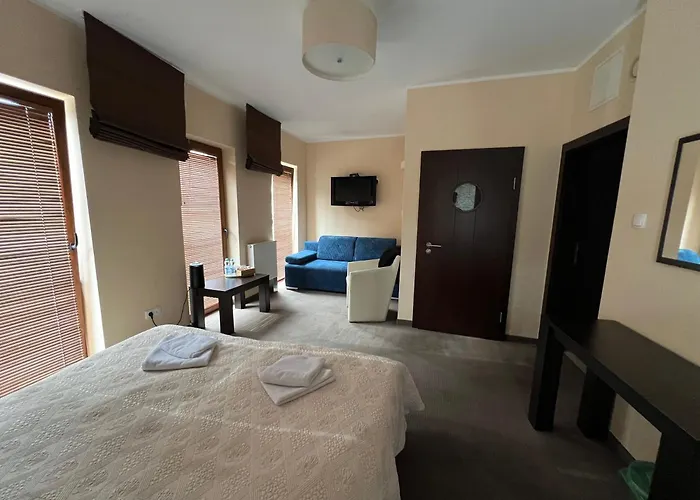 Szara U Ksawerego 3*